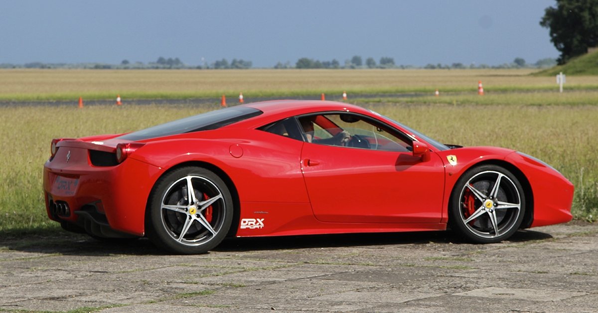 Ferrari élményvezetés